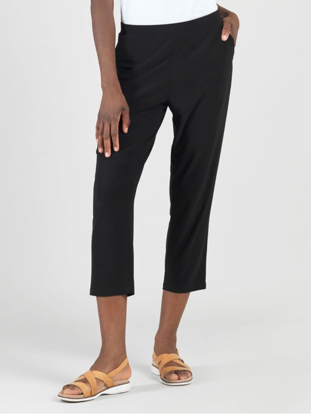Clara Sun Woo SIGNATURE JOGGER POCKET CAPRI - BLACK